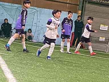 サッカーを通じた人間力育成 - 挨拶や感謝の気持ちを学ぶランニングゲーム